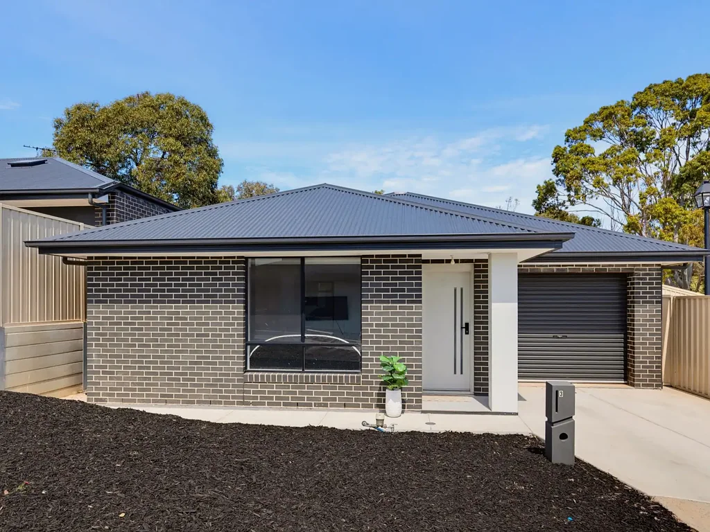 Onkaparinga Heights 3ਬੈੱਡਰੂਮ Modern Courtyard Living with Stylish Contemporary Finishes
