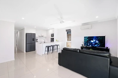 Silid Pahingahan - 19 BRADLEY CR, NIRIMBA QLD 4551