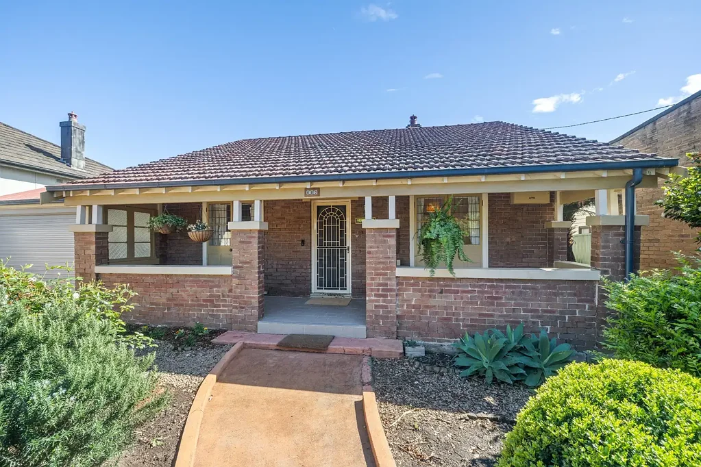 Mortdale 3कमरा Charming Character Home in a Convenient Location