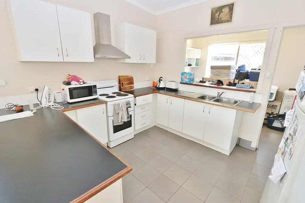 FULLY FURNISHED, WATER & ELECTRICITY INCLUDED IN RENT