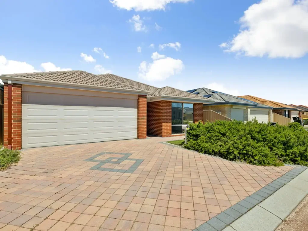 Canning Vale 4房  Easy-care family home in the sought-after Campbell Primary School Zone