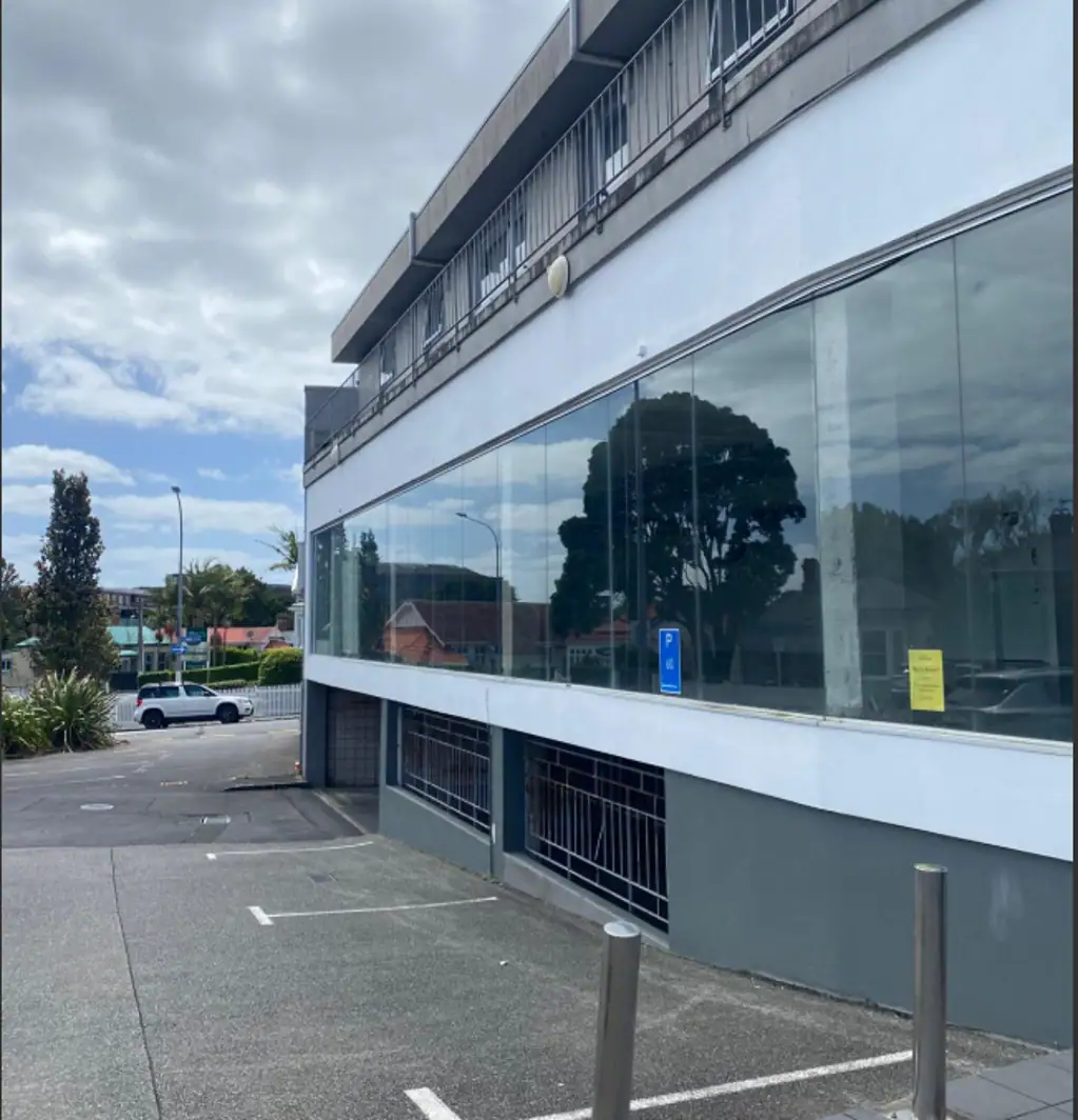 Mount Eden Busy Road Front Retail