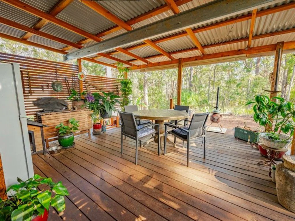 Russell Island 2 Bedroom Investor?s Dream with Guaranteed Rental Income
