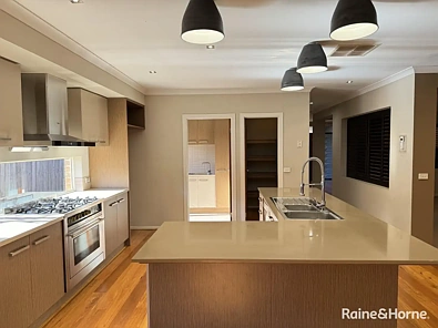 7 Eagles Nest Way, Point Cook, VIC 3030, 4 slaapkamers, 2 badkamers, House
