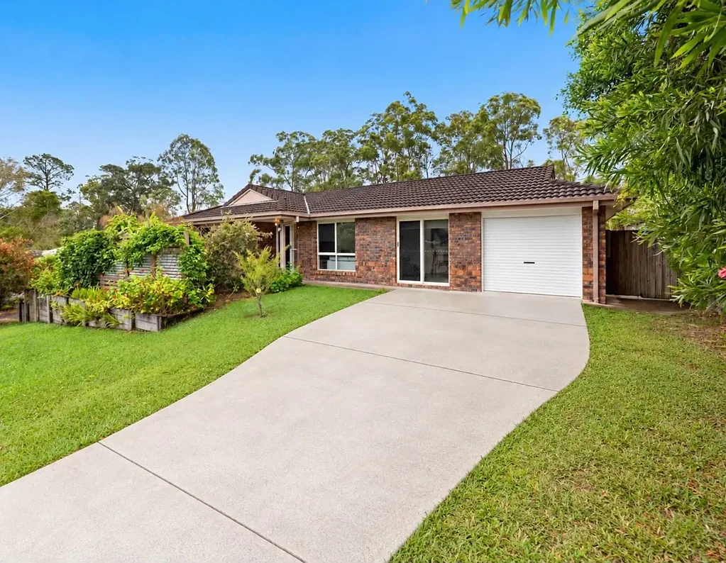 Yandina 5 Bedroom Spacious Family Living in Yandina