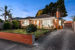 9 Saxon Street, Burwood East