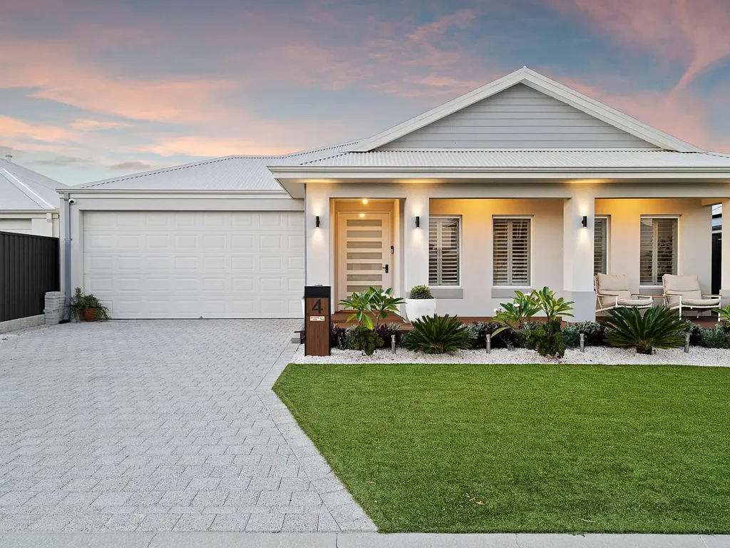 Madora Bay 4房  Under Offer by Katie & Jesse | Cocolane Real Estate