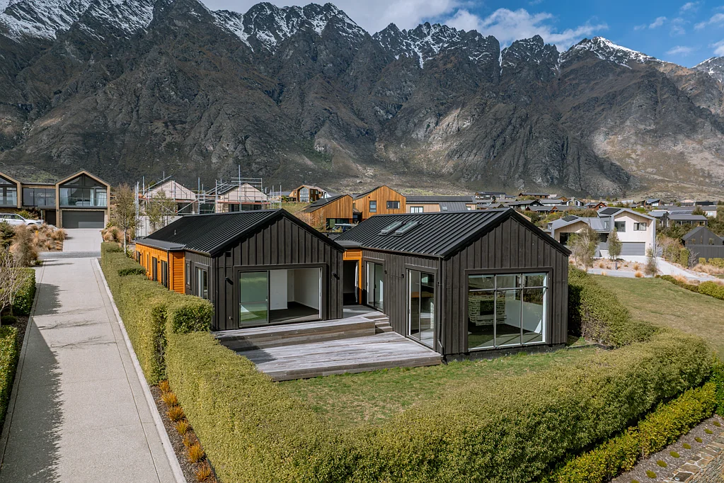 Jacks Point 4房  Lake views and privacy with home stay potential
