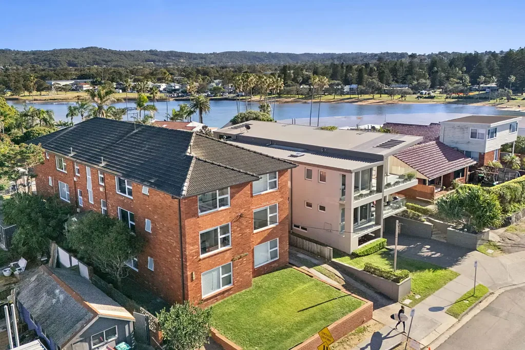 Narrabeen 2Zimmer Stylish beachside haven with glistening lake views