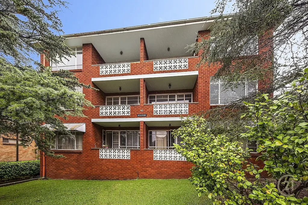 Oversized apartment in ideal Chatswood location ** Available 23/05/26 **