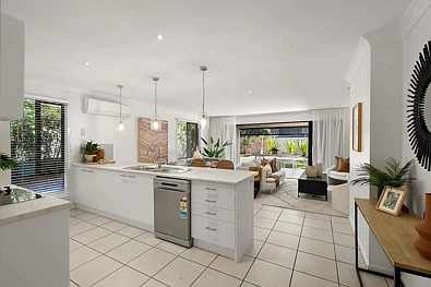 1/1 Silvermaple Street, Robina, QLD 4226, 4房, 2浴, Apartment