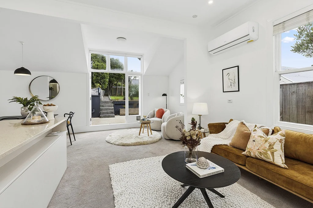 Brooklyn 2房  Charming Brooklyn Village Living – Sun, location and space