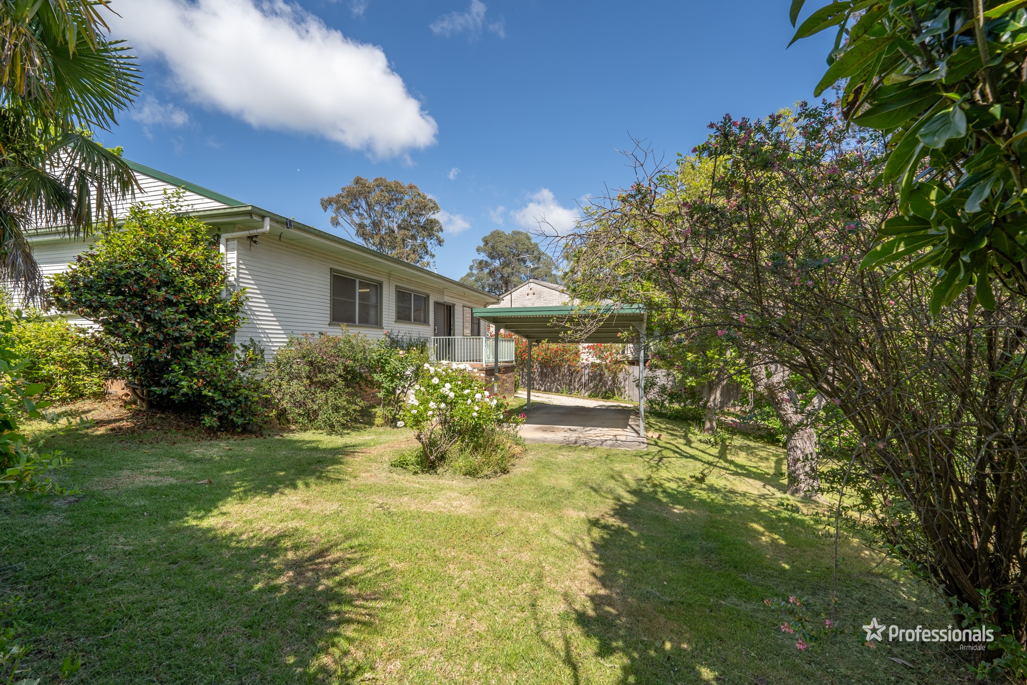 15 REGINALD AV, ARMIDALE NSW 2350, 0部屋, 0バスルーム, House