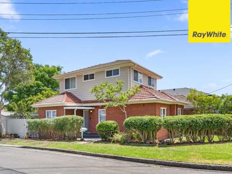 FIVE BEDROOM + STUDY FAMILY HOME IN WHISPER QUIET LOCALE