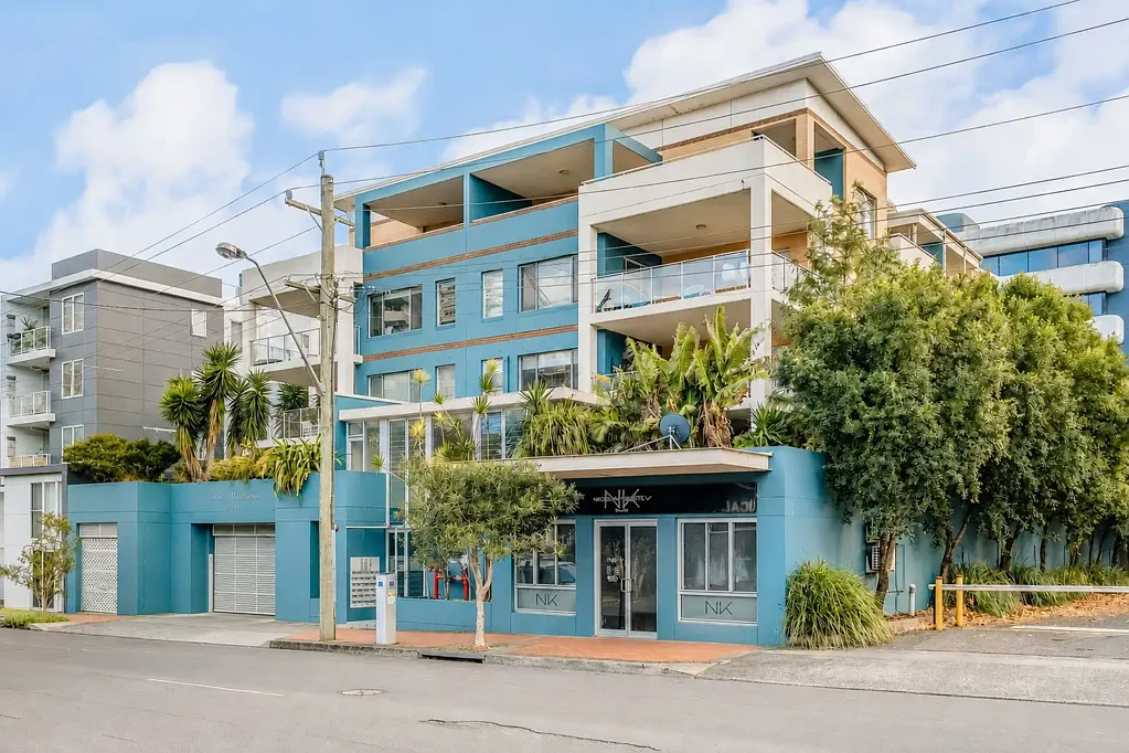 Wollongong 2房 精品公寓社区 优质木地板 岩崖景观阳台 开放式厨餐区 安全停车空间 靠近海滩咖啡馆 Rosepetal Place - Character, Comfort and Lifestyle