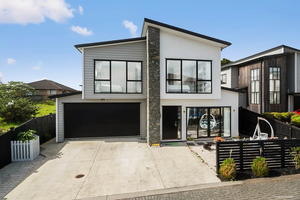 11 Merv Clarke Lane, Westgate, Waitakere City, Auckland
