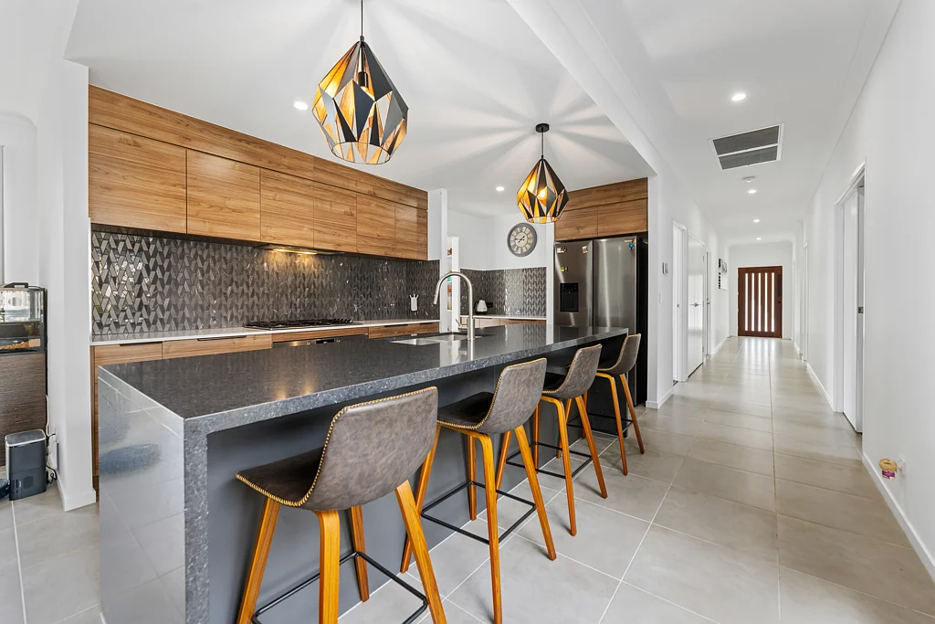 D'Aguilar 4chambre Custom-Built Luxury with No Expense Spared