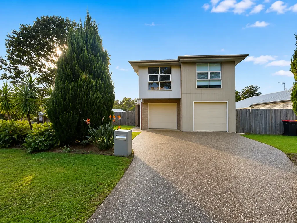BREAK LEASE - Modern Low-Maintenance Family Home with Spacious Backyard