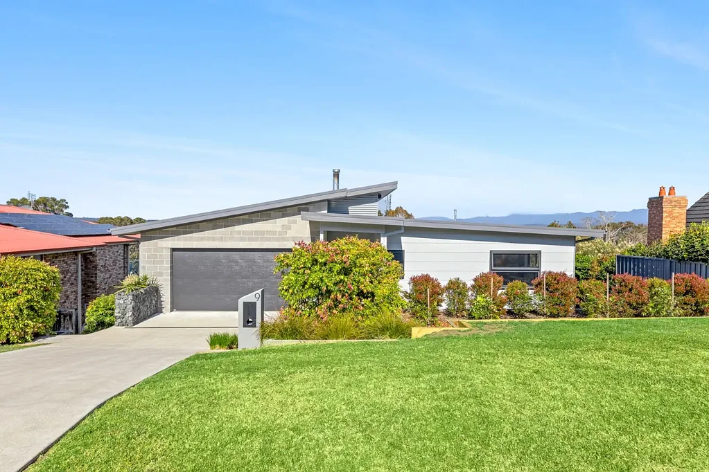 9 Viewpoint Court, Tuross Head, NSW 2537