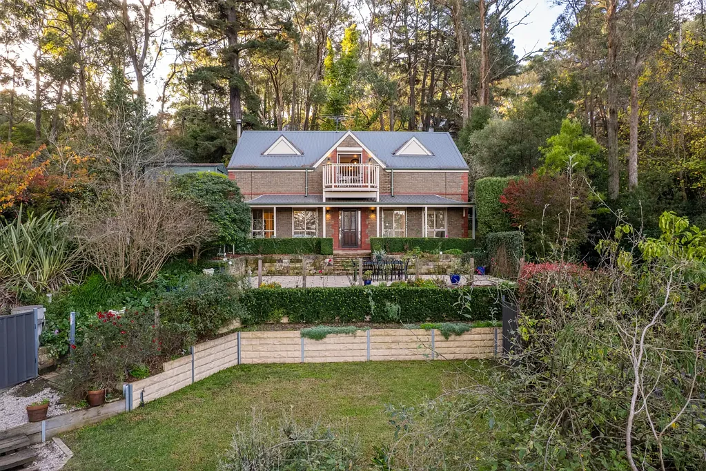 Crafers 4 Slaapkamer A Hidden Hills Haven with an Outlook Worth Staying For.