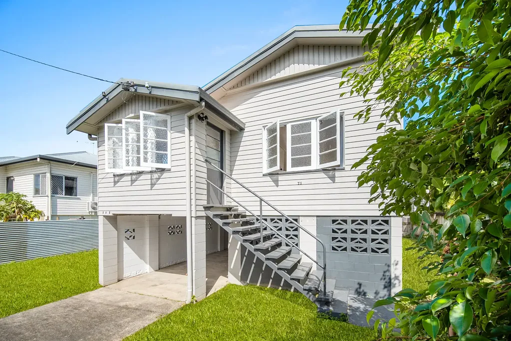Mooroobool 3Zimmer Fully Renovated Queenslander with Timeless Charm