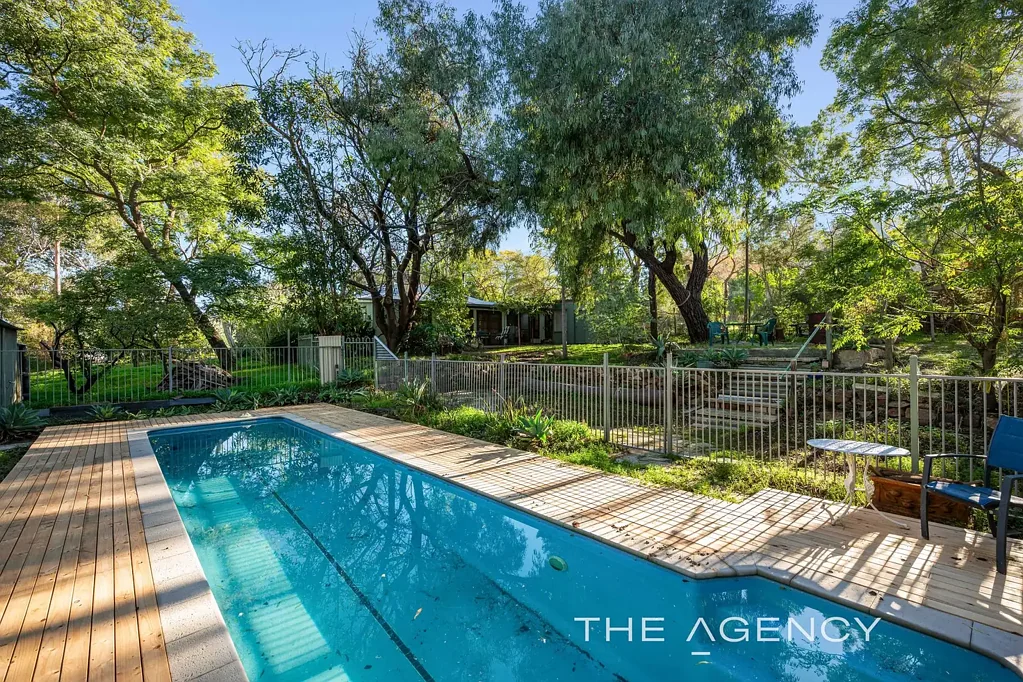 9 Kelvin Road, Wattle Grove, WA 6107