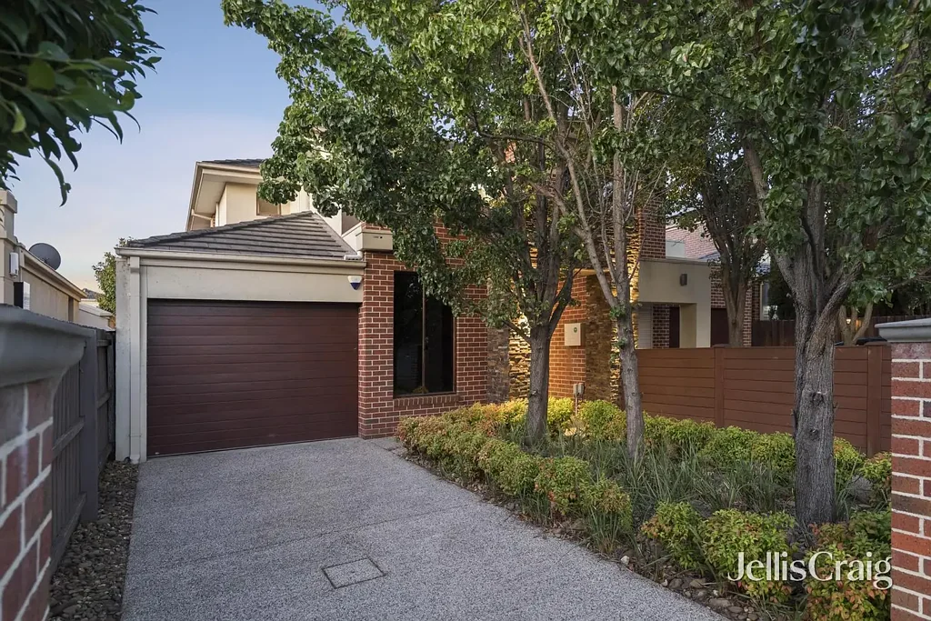 Bentleigh 4ห้องนอน An alfresco sanctuary with three living zones