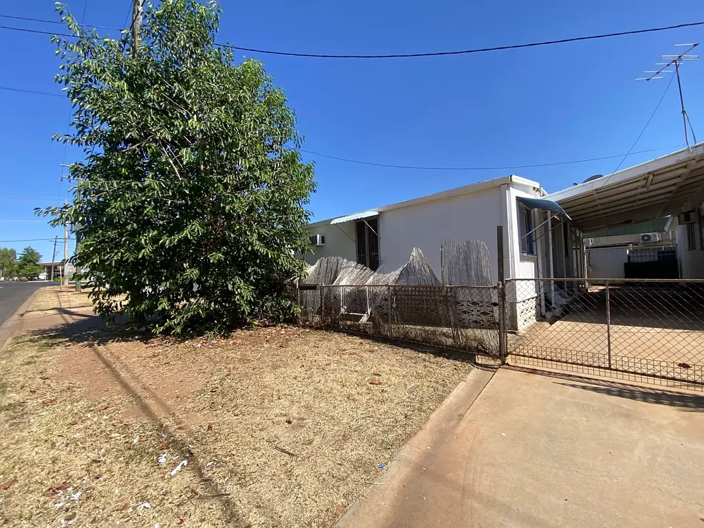 10 DORA STREET, Mount Isa, QLD 4825