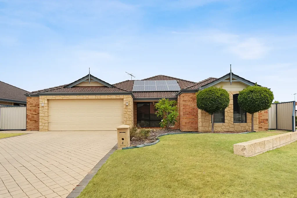 4 Philmont Way, Meadow Springs, WA 6210