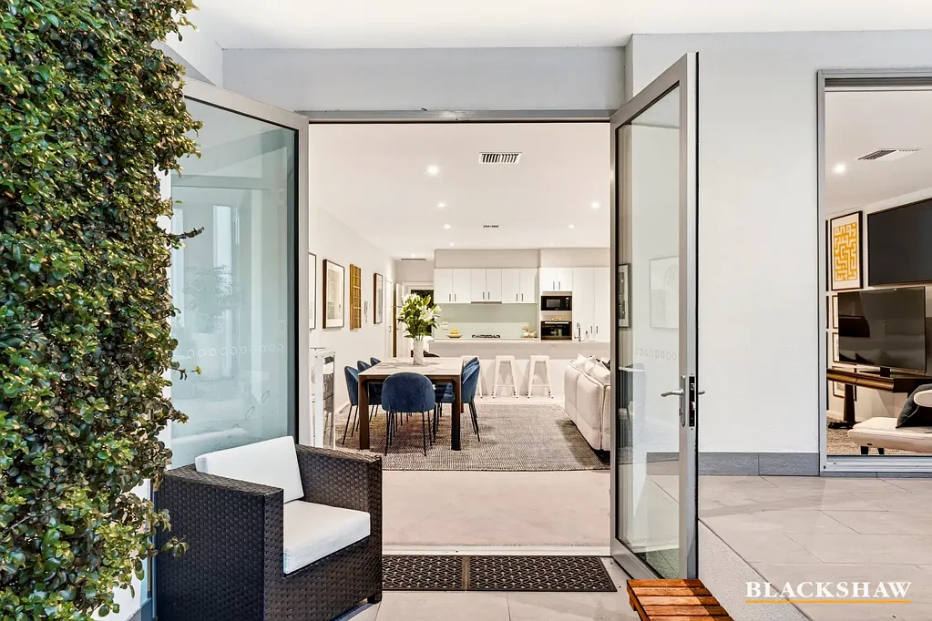 1/28 Canberra Avenue, Forrest, ACT 2603
