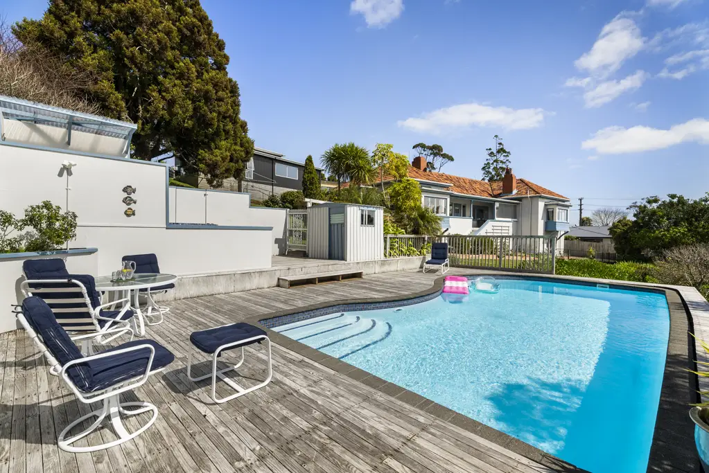 Stanmore Bay 4房  Urgent Opportunity – Vendor Moving Abroad