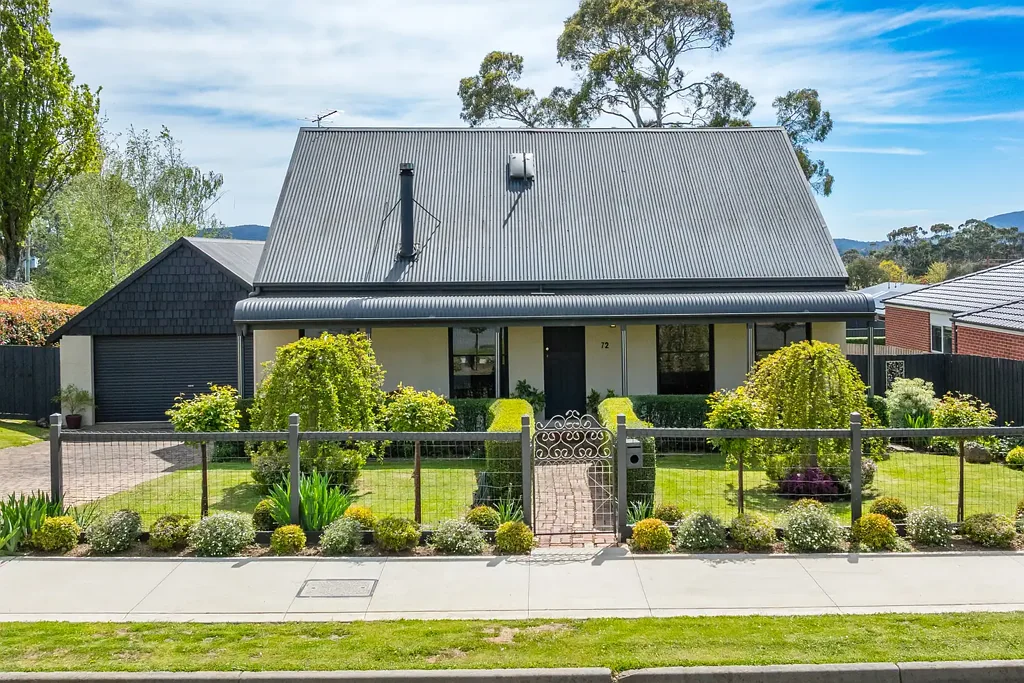 Lancefield 3Kwarto Character, Space & Convenience in the Heart of Lancefield