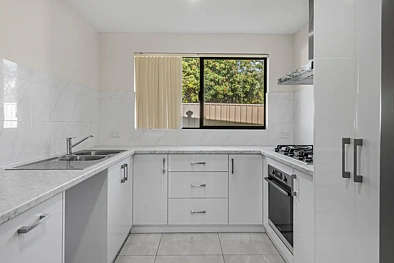 Gosnells 3Zimmer Modern Family Living on 477sqm in Gosnells