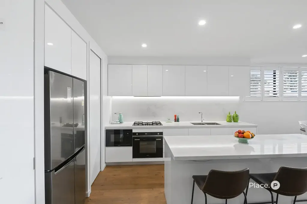 West End 3침실 Immaculate three-bedroom apartment in coveted inner-city locale