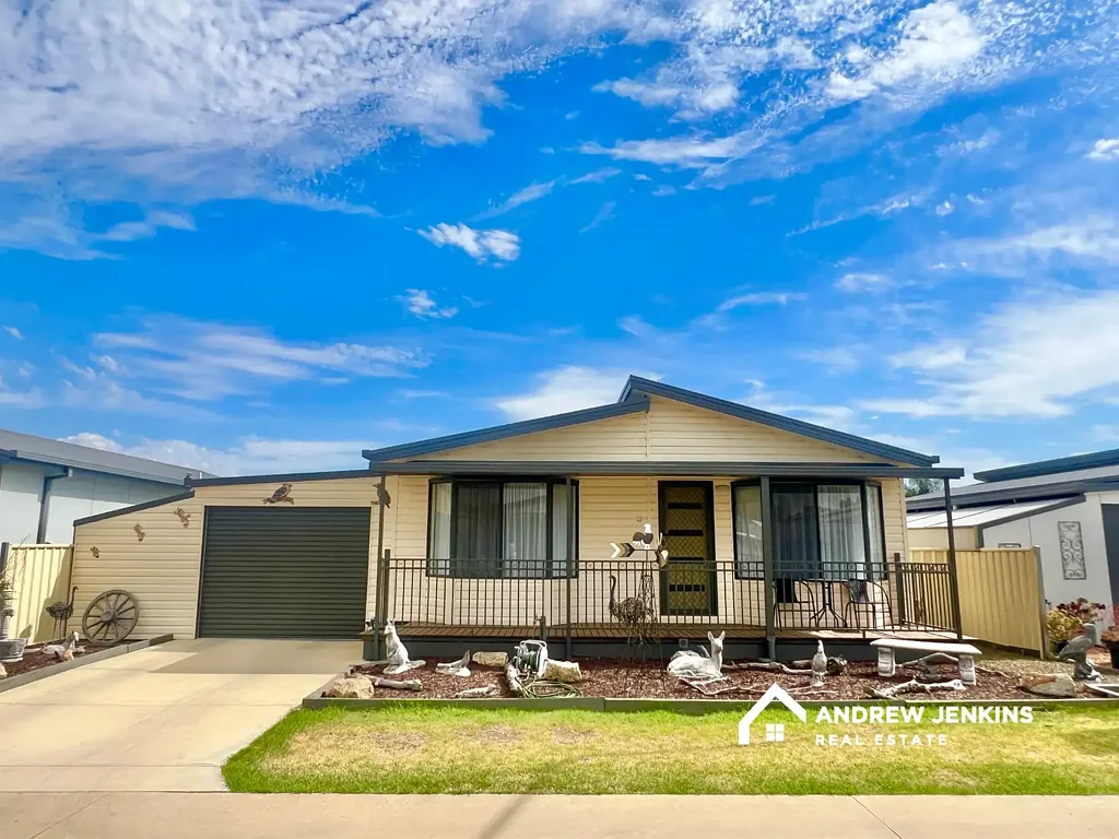 Cobram 3 Bedroom Immaculate Home in Green Palms Lifestyle Village