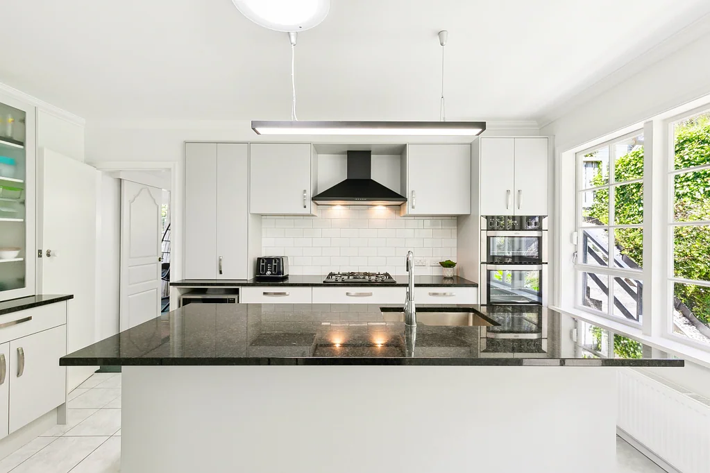 Karori 5ਬੈੱਡਰੂਮ Space, Sun & Style -  A Dream Home