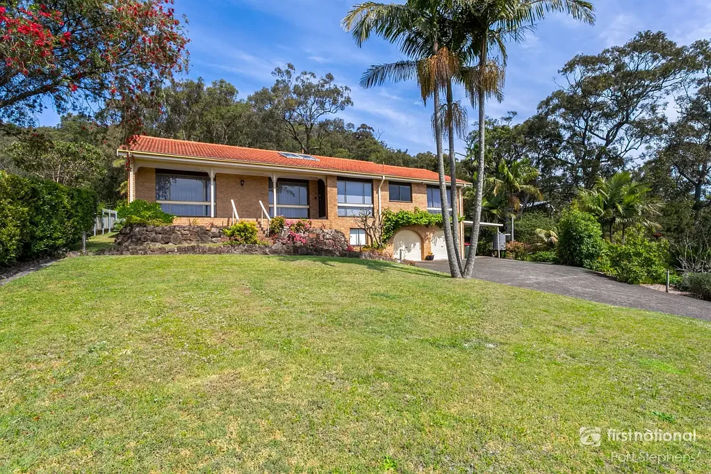 Nelson Bay 4ਬੈੱਡਰੂਮ Spacious Family Home on ~1,700m² With Redevelopment Upside (STCA)