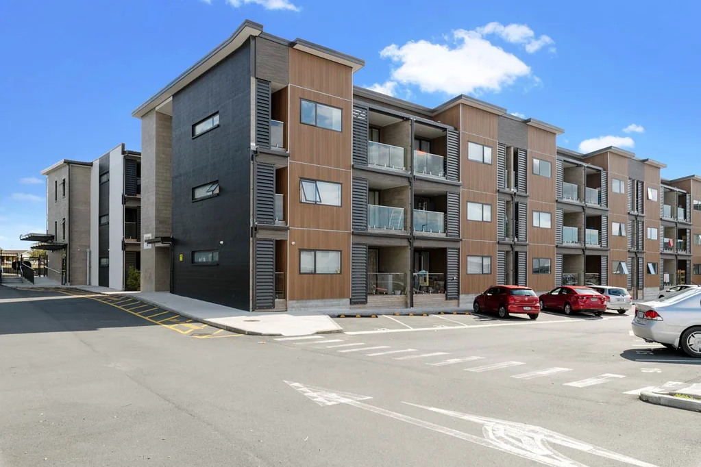 Papakura 2Moenga LOCK AND LEAVE LIVING