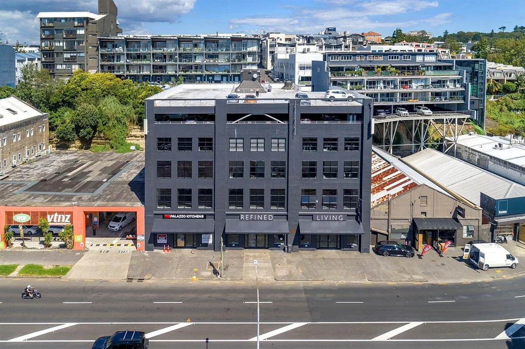 Parnell  CBRE - Refurbished Industrial Style