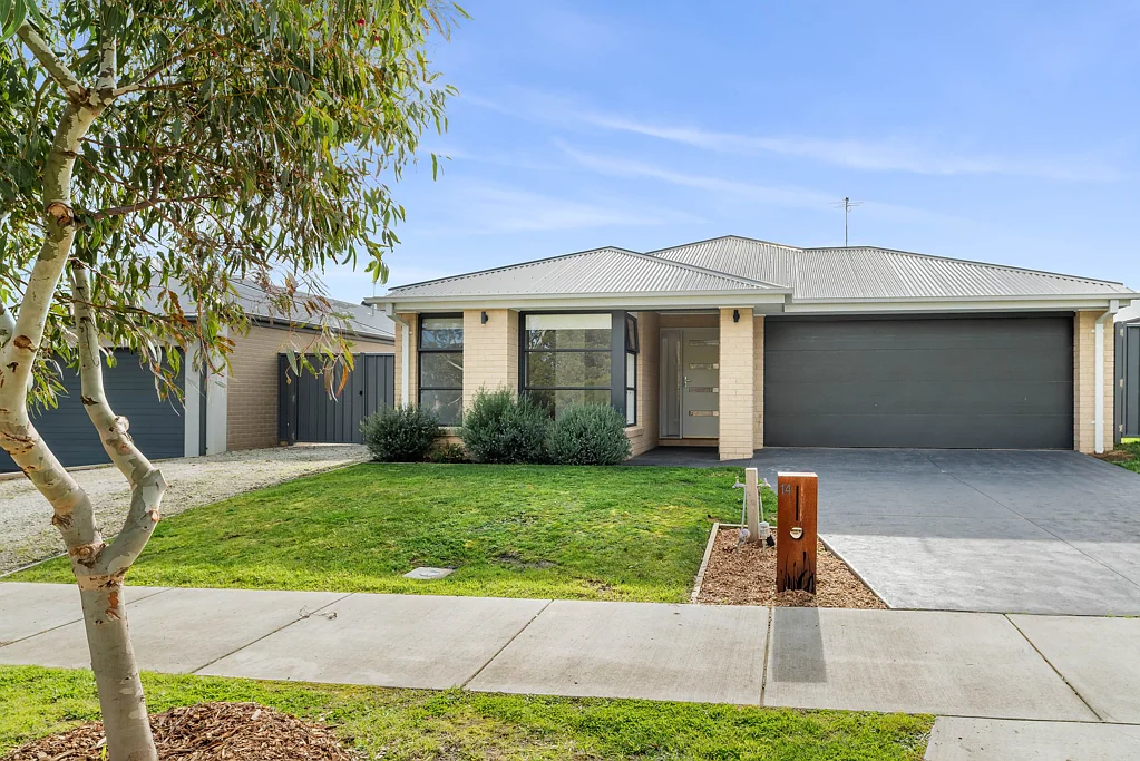 14 Eagle Avenue, Cowes, VIC 3922