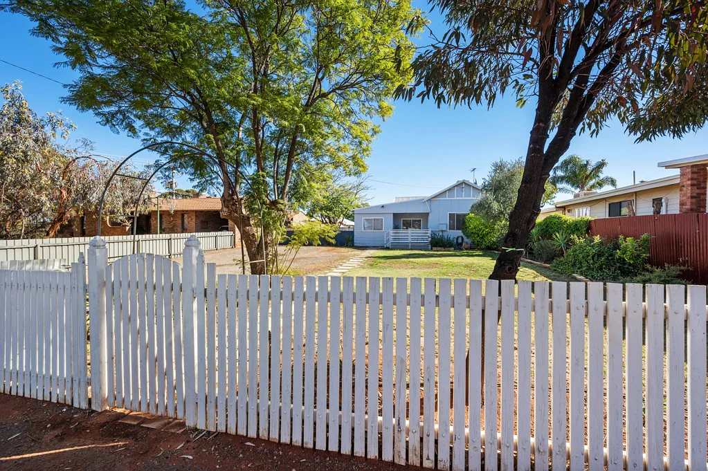 10 Campbell Street, Lamington, WA 6430