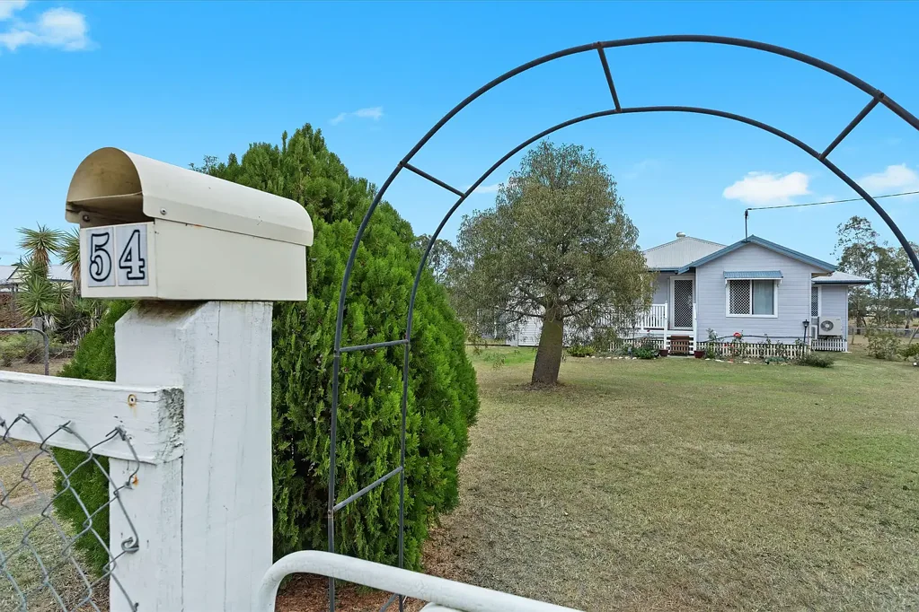 54 Cory Street, Oakey, QLD 4401