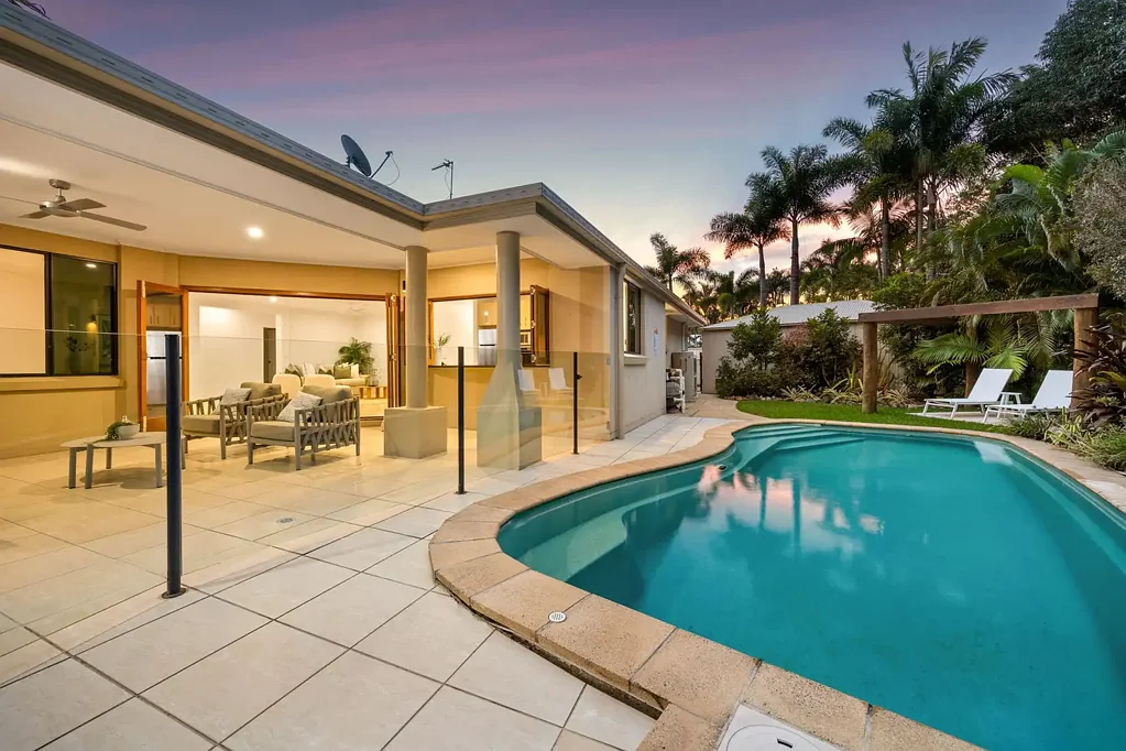 Buderim 4कमरा Serene Family Retreat in Tightly-Held Enclave