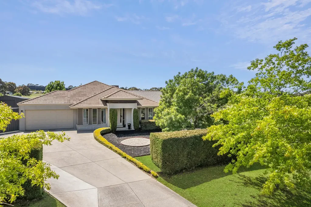Kyneton 5ห้องนอน Lifestyle, Location and 1882sqm of Family Space