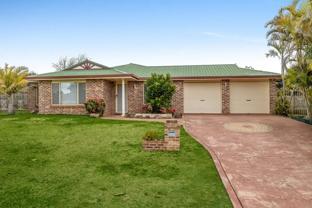 Middle Ridge 4 Slaapkamer A Fresh Take on a Classic Middle Ridge Home!