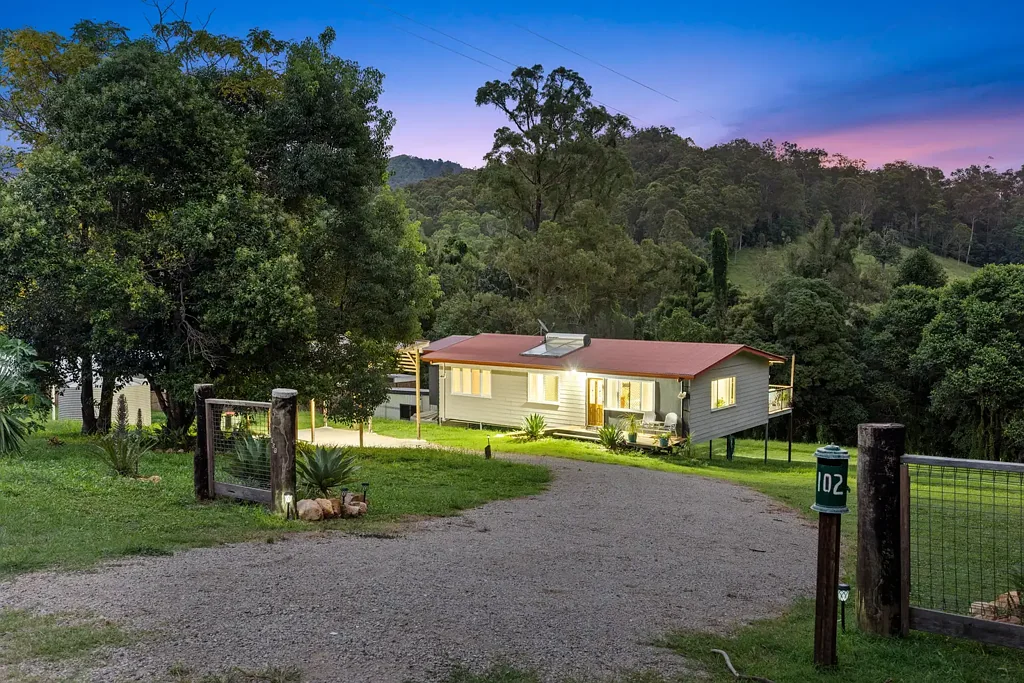 Pie Creek 3침실 Idyllic Acreage Retreat with Private Creek Frontage