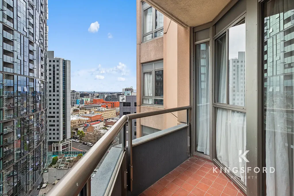 Melbourne 2chambre REDUCED PRICE - EXCEPTIONAL VALUE...TOP OF THE TOWN LIVING