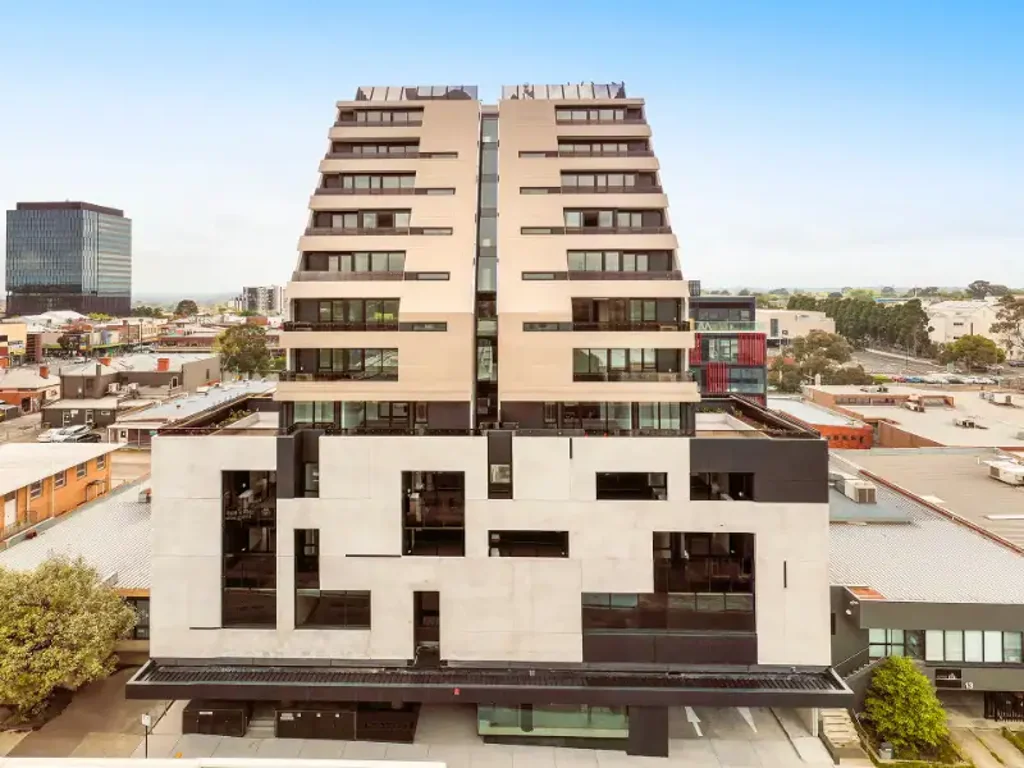 Two-bedroom apartment in the Centre of Box Hill