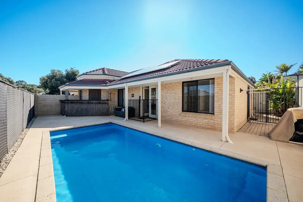 Clarkson 4ਬੈੱਡਰੂਮ FAMILY HOME WITH POOLSIDE ENTERTAINING