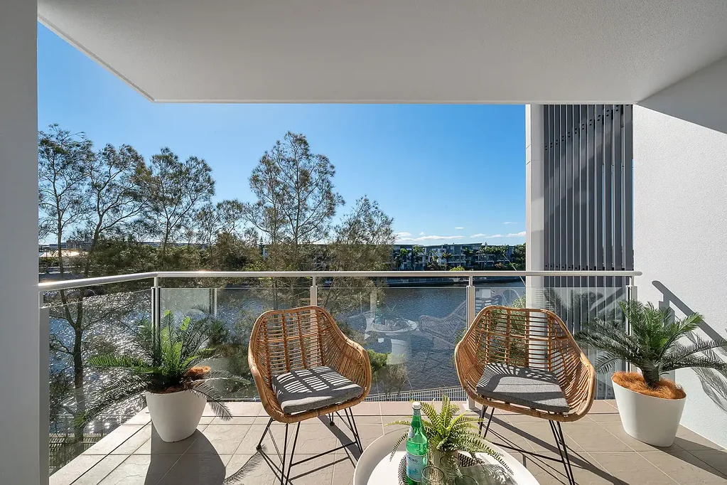 Birtinya 2房  North-Facing Waterfront Living in Saltwater - Fully Renovated & Ready to Move In!